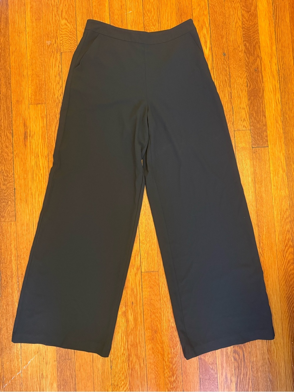 GUESS Black Wide Leg Pants Size 6 NWT